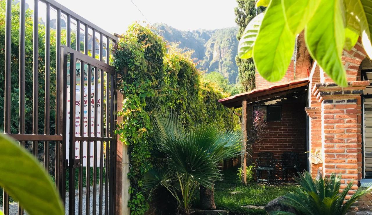 Posada Teopanco 테포츨란 외부 사진